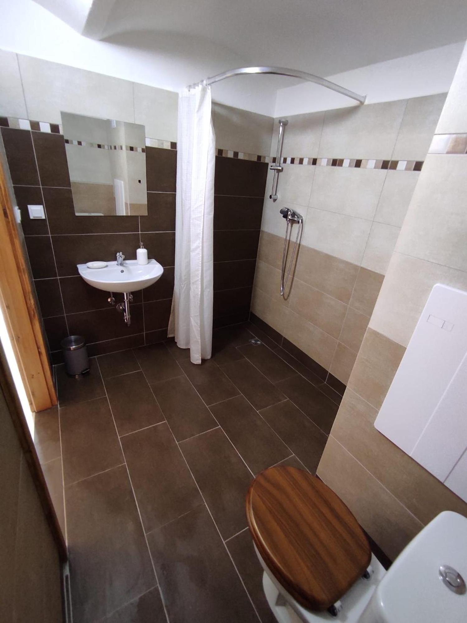 Apartmán Statek Tomandlov Driten Exteriér fotografie